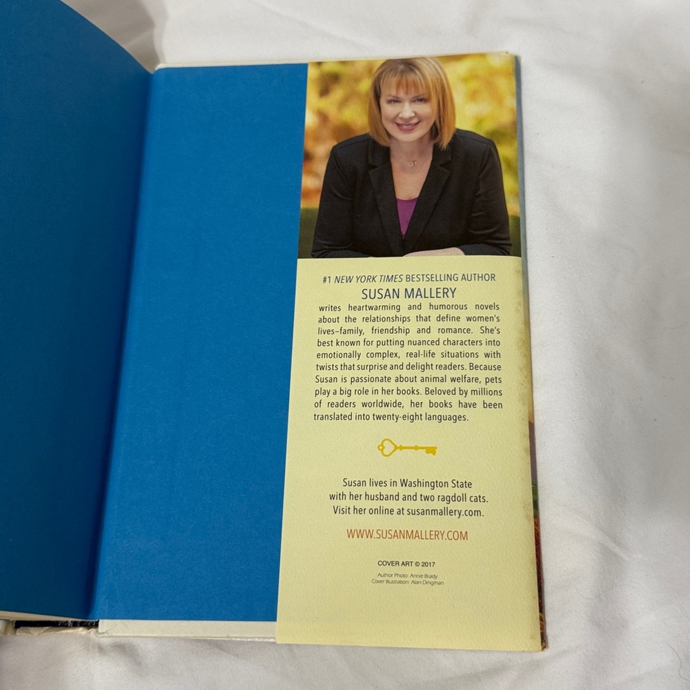 Signed “Secrets of the Tulip Sisters” Hardcover Romance by Susan Mallery - Picture 10 of 15